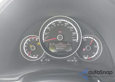 2015 Volkswagen Beetle 1.8T Classic z USA, uszkodzony, nr VIN 3VWF17AT3FM603262